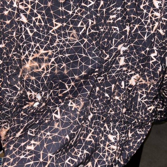 Lululemon Rain Jacket 10 - Picture 5 of 8